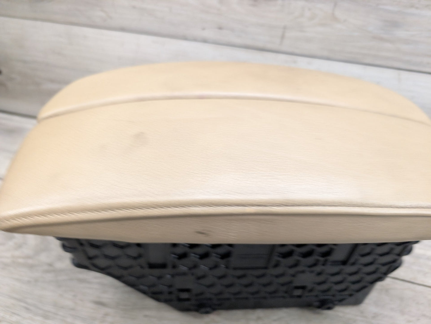 2007-2013 BMW X5 E70 Center Console Armrest Arm Rest 9115083
