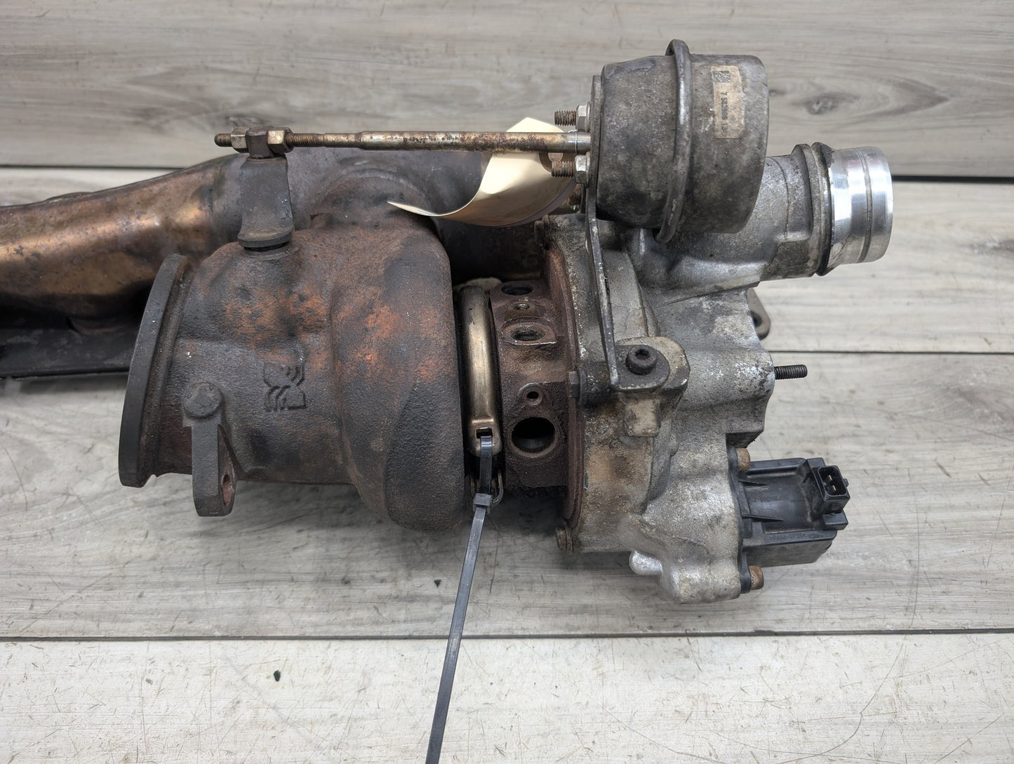 OEM BMW F06 F10 F12 F13 535 640 PWG Engine Motor Turbo Charger w/ Manifold 7583908