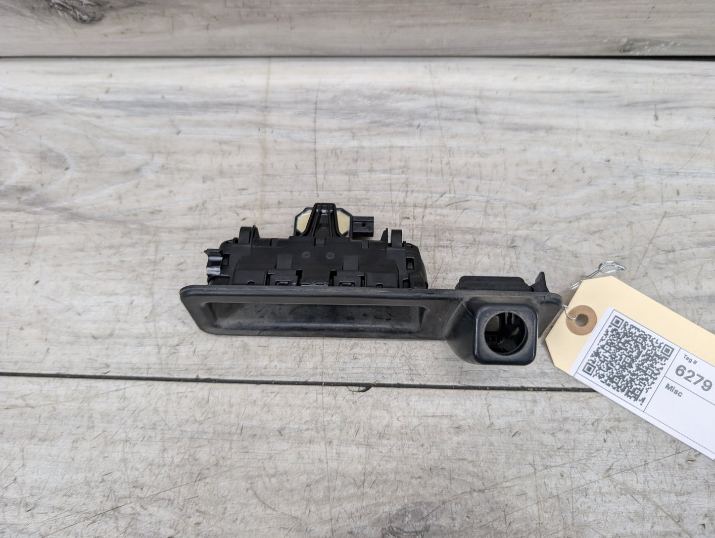 OEM BMW G30 530 540 M550 M5 X5 Rear View Camera Trunk Lid Handle Push Button