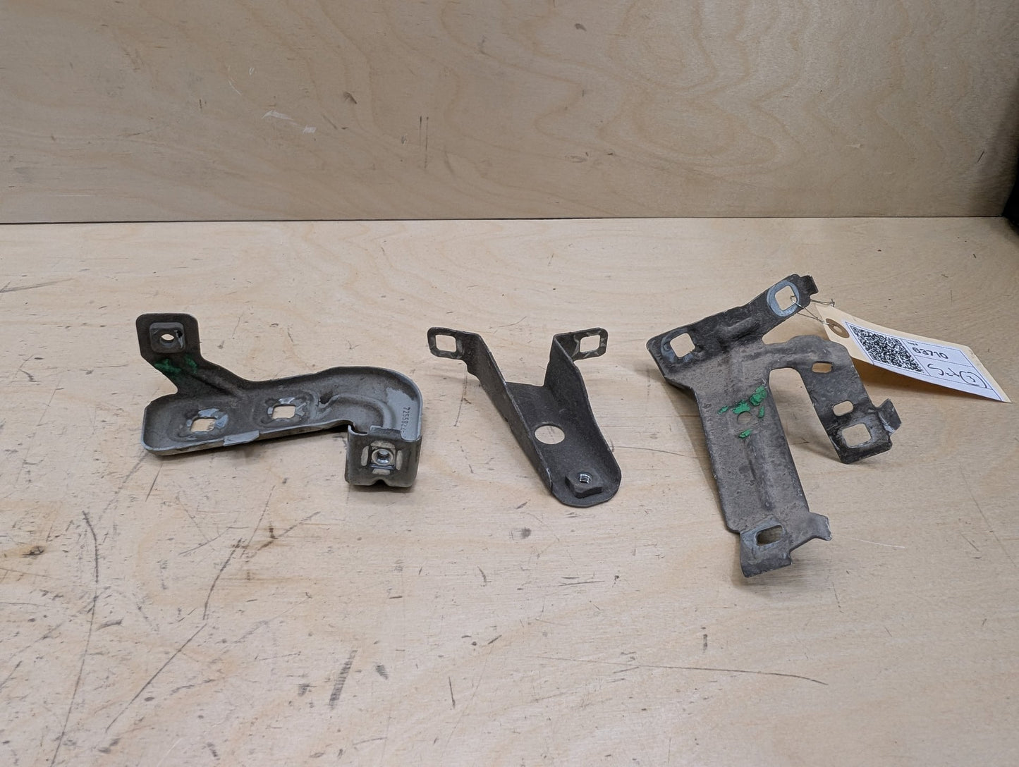 15-20 OEM BMW F80 F82 F83 M3 M4 Left Driver Fender Bracket Mount Carrier SET