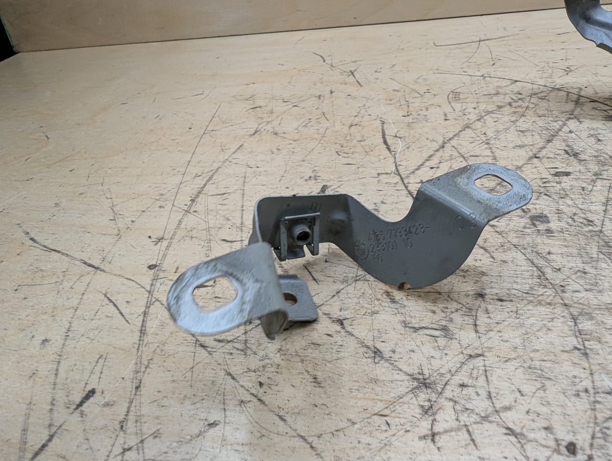 2010-2017 BMW 535i GT xDrive F07 Front Left Driver Fender Brackets SET 7193421 OEM