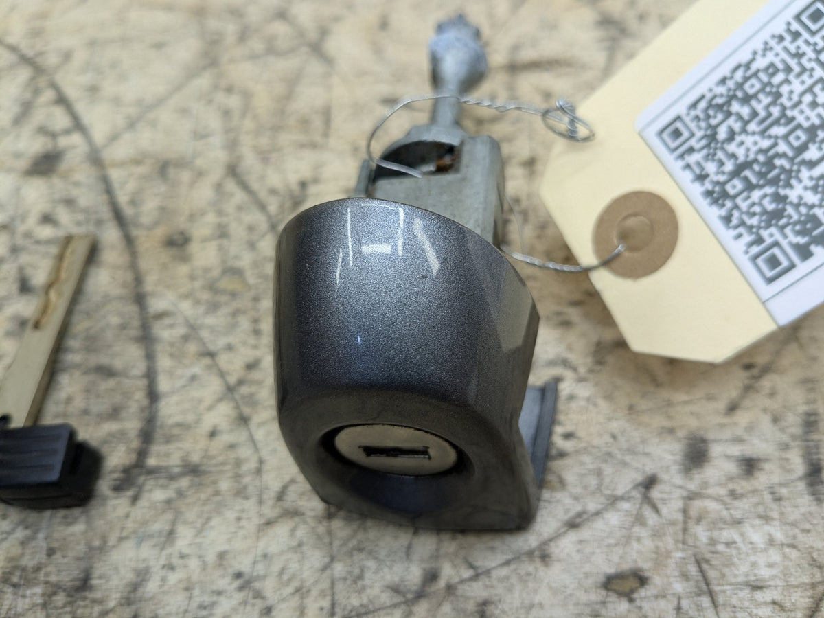 07-13 OEM BMW E92 E93 335 Driver Door Lock Cylinder Mechanism Gray A52