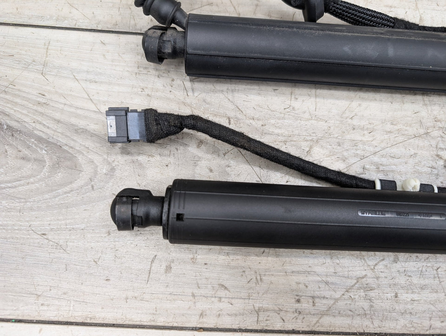 2011 - 2017 BMW X3 F25 Rear Left Right Liftgate Trunk Lid Strut Shock Supports SET 7232004 N20B20A