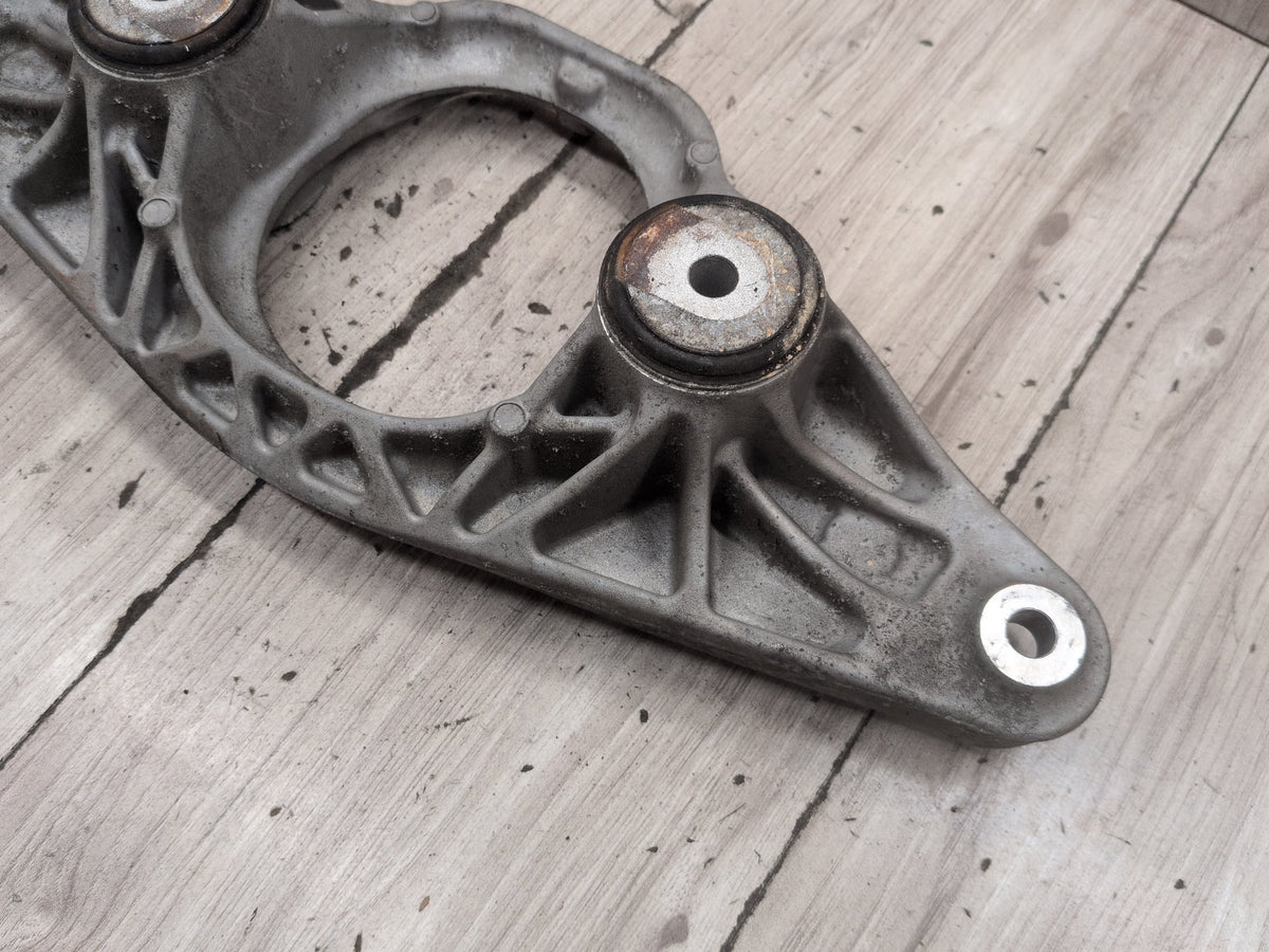 12-19 OEM BMW M6 F06 F12 F13 M5 F10 Rear Differential Adapter Bracket