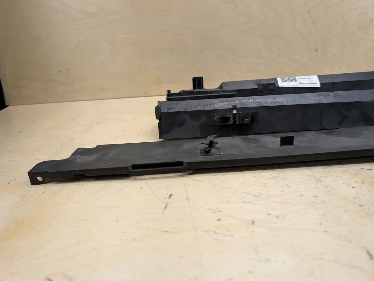 2012-2018 BMW 328i F30 Right Passenger Side Rocker Panel Brackets SET 8507422