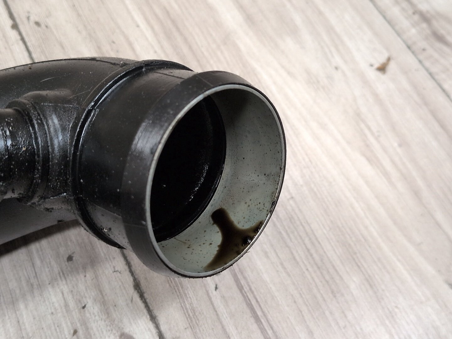 2015-2018 Audi Q3 8U Engine Motor Air Duct Tube Hose 1K0129654B