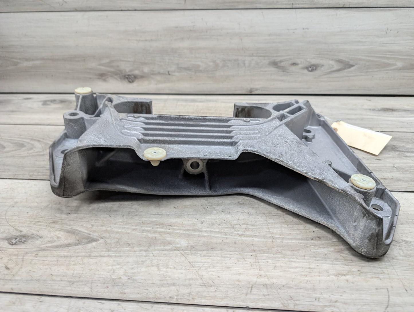 2017-2023 BMW 530i G30 Transmission Mount Bracket 6870602