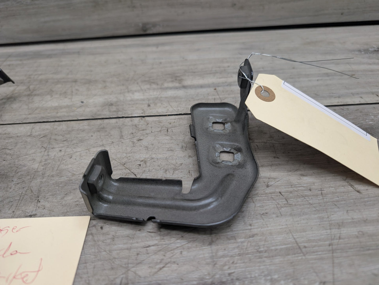2014 - 2019 BMW 340 F34 Front Right Passenger Fender Brackets SET 7293728 B58B30M0