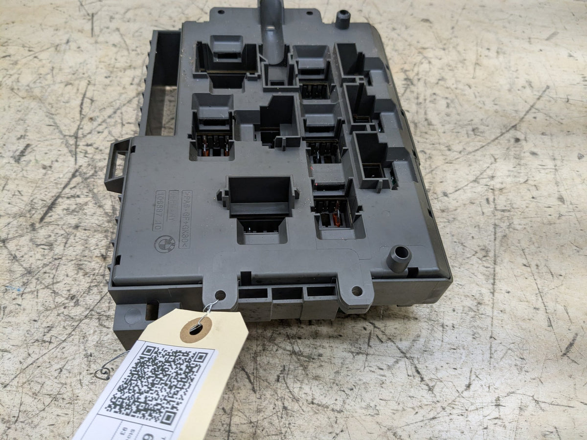 2007-2013 BMW 328i E92 Front Power Distribution Fuse Box 9119444 OEM