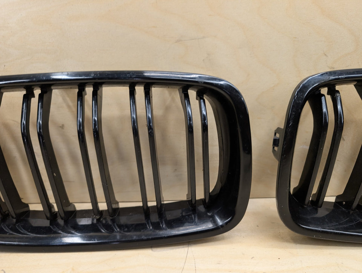 12-18 BMW 328i F30 Front Left Right Upper Bumper Cover Kidney Grilles SET OEM