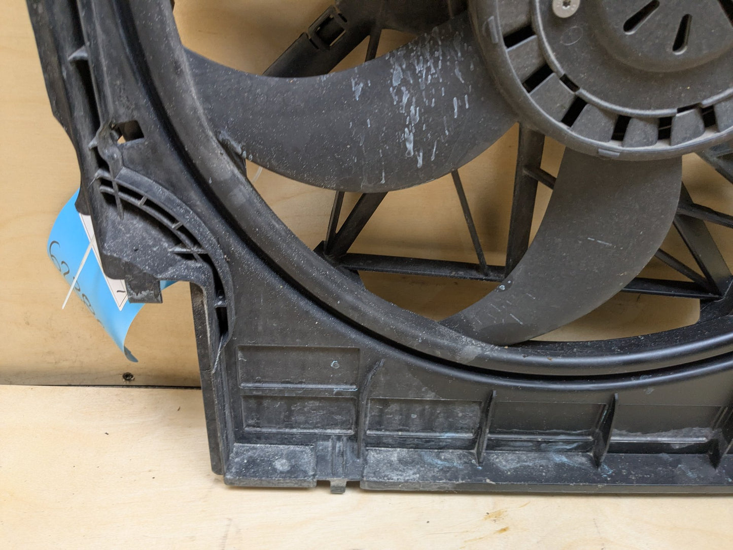 2011-2016 BMW X3 F25 Radiator Fan Shroud Housing w/ Motor 7601176