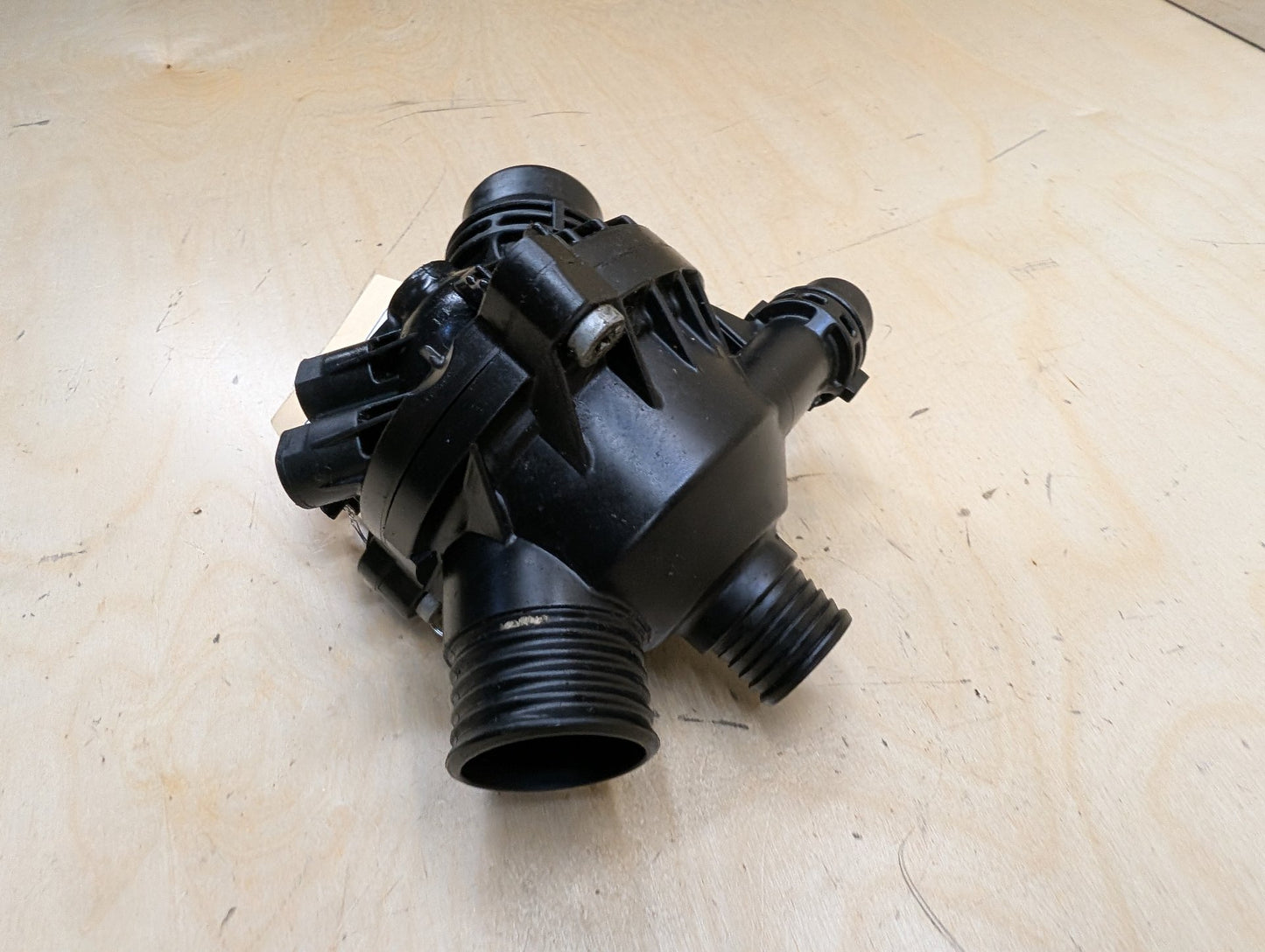 2007-2013 BMW E93 335i N54B30A Engine Motor Heat Coolant Thermostat 7549476