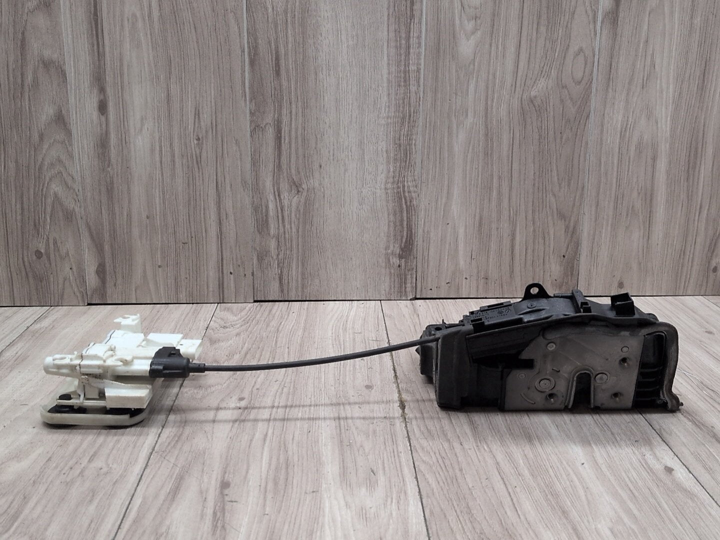 2019 - 2026 BMW X5 G05 Front Left Driver Door Latch Lock Actuator 7477705 N63B44M3