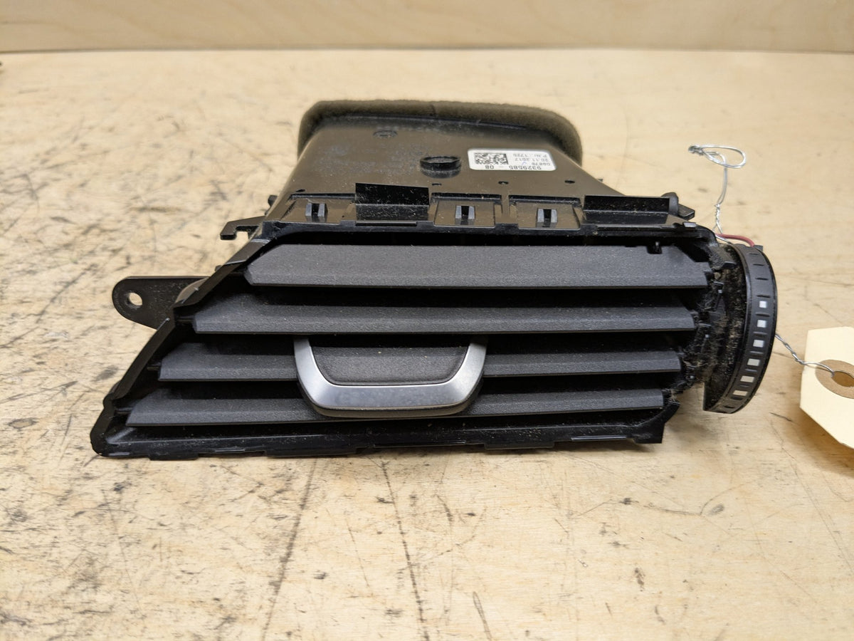 OEM BMW F90 G30 G32 530 540 M550 M5 Right Passenger Side AC Air Vent Dash Grille