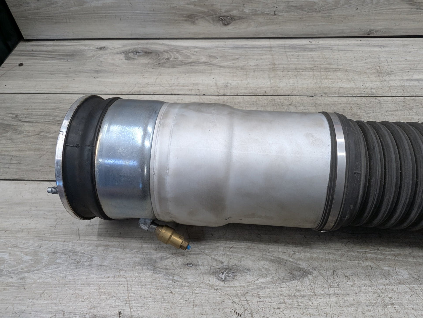 13-15 LCI OEM BMW 750i F01 Rear Right Passenger Air Strut Shock Absorber 6858814