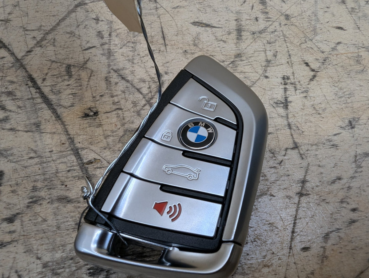 2016-2019 BMW 740i G12 Bdc Body Domain Fem Control Module w/ Key 6830820 OEM