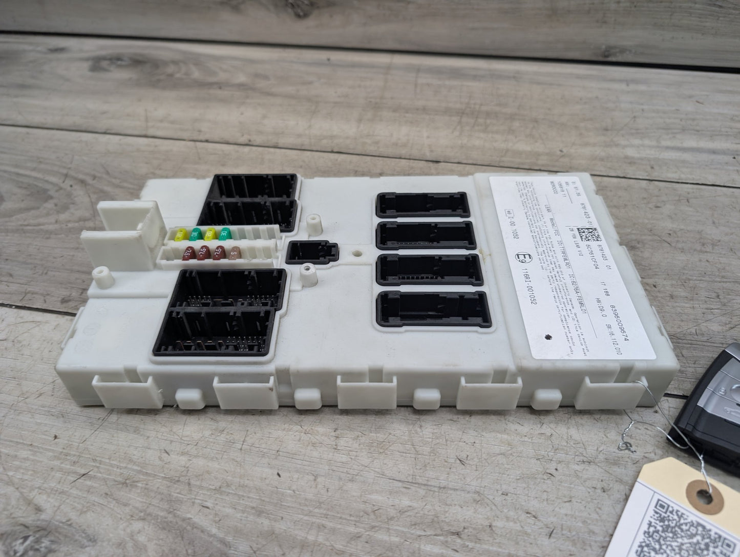 2014 - 2019 BMW 340 F34 Bdc Body Domain Fem Control Module w/ Key 8781423 B58B30M0