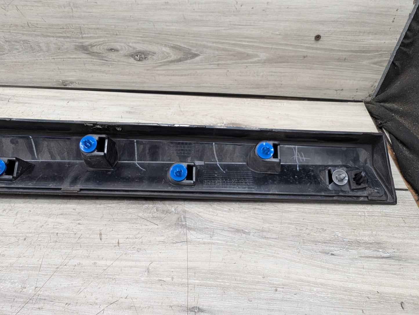 2018 - 2024 BMW X3 G01 Front Right Passenger Exterior Door Trim Molding 8064792 B58B30O1
