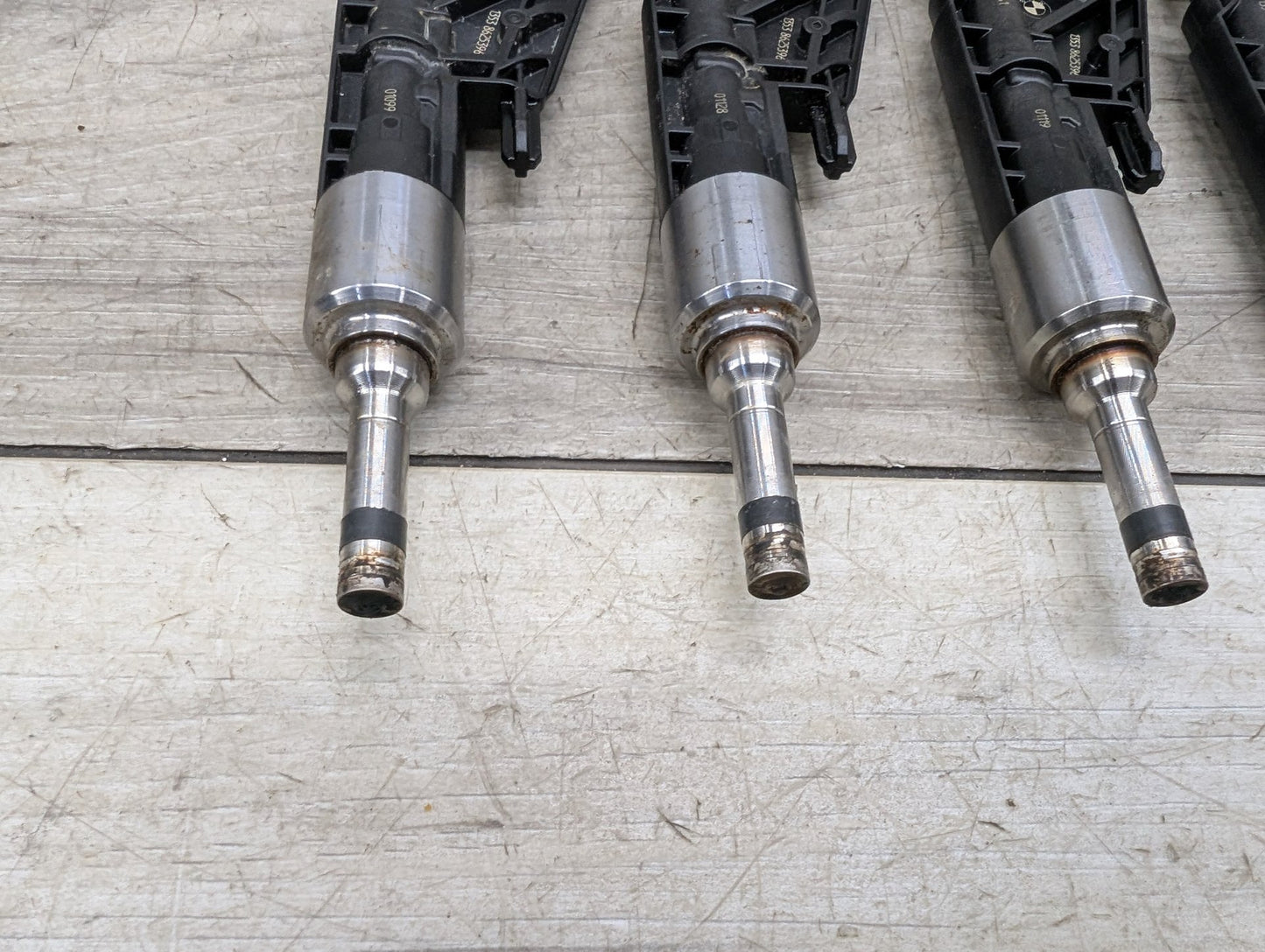 BMW G30 530i B46B20O0 Engine Motor Injector SET 8625396
