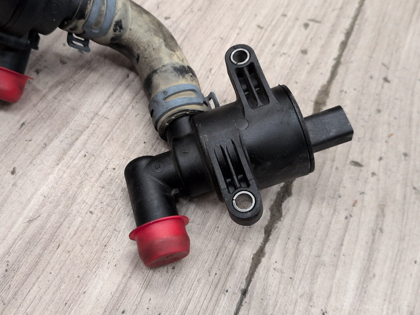 2015-2018 Audi 8U Q3 CCTA Engine Motor Cooling Auxiliary Water Pump 06H121601P