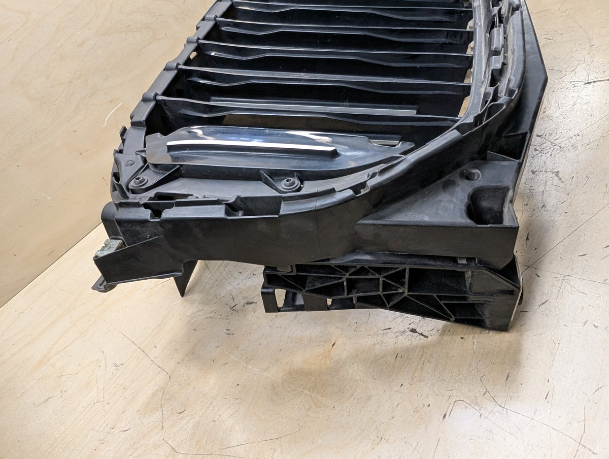 2019-2026 BMW X5 G05 Front Bumper Radiator Air Flap Shutter 9465527 OEM