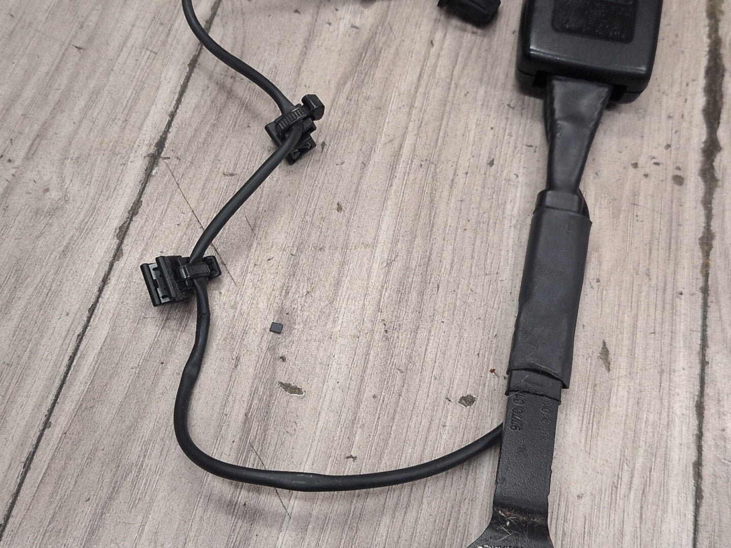 2015-2018 Audi Q3 8U Front Left Driver Seatbelt Seat Belt Buckle 8R0857755M