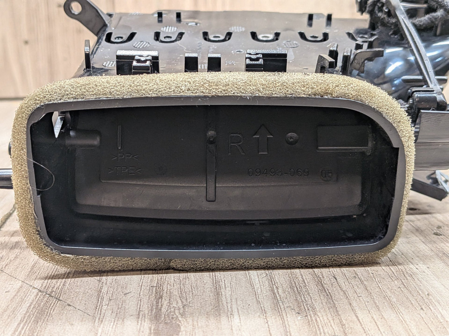 16-22 OEM BMW G11 G12 740 750 M760 Dash Center AC Air Vent Grille
