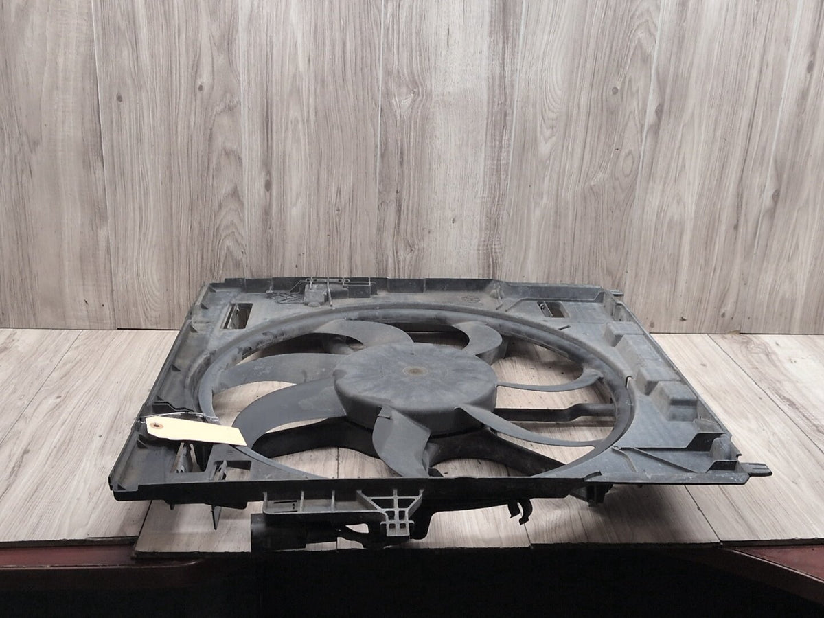 2007-2013 BMW X5 E70 Radiator Fan Shroud Housing w/ Motor 7558428