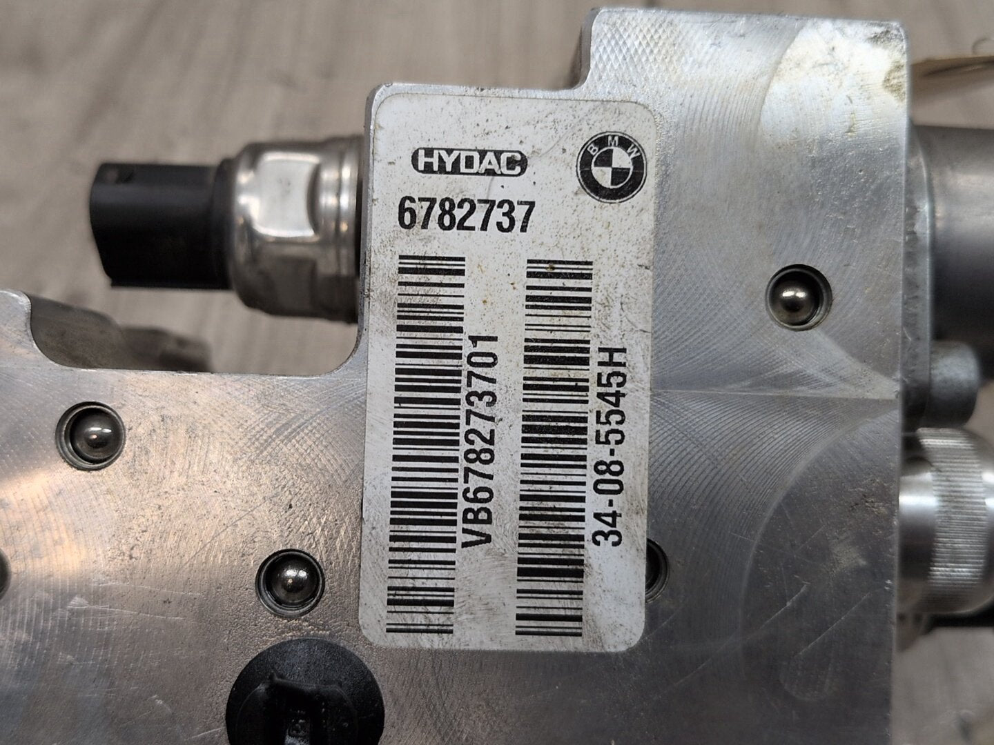 BMW X5 (E70) DYNAMIC DRIVE SUSPENSION HYDRAULIC VALVE BLOCK 37206782737
