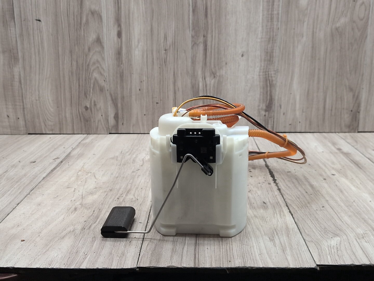 18-20 OEM BMW G30 M550iX Engine N63R Gas Tank Mount Fuel Pump w/ Sending Unit