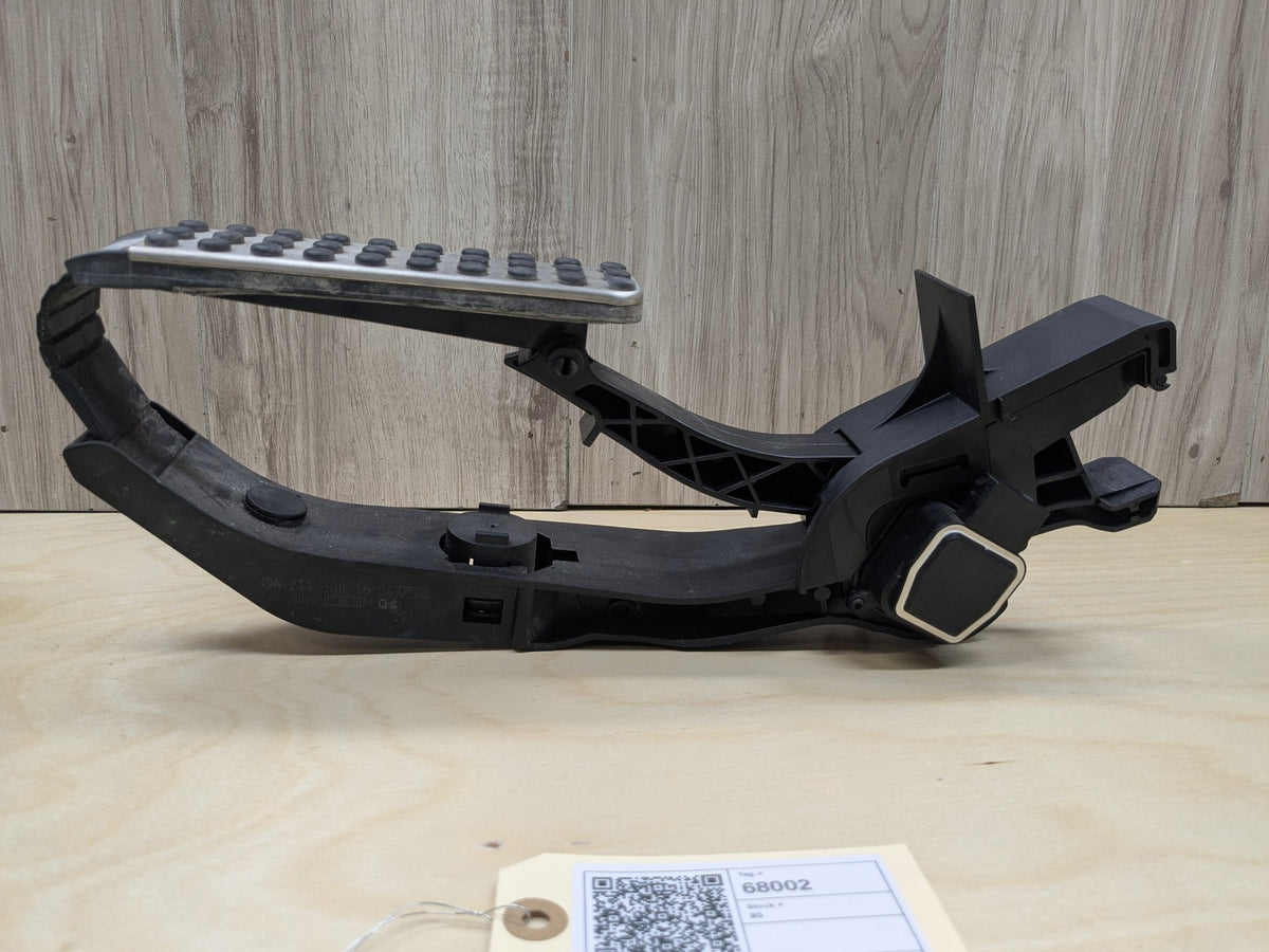 2009-2011 Mercedes-Benz SLK-Class R171 Gas Accelarator Pedal A2113001604 OEM