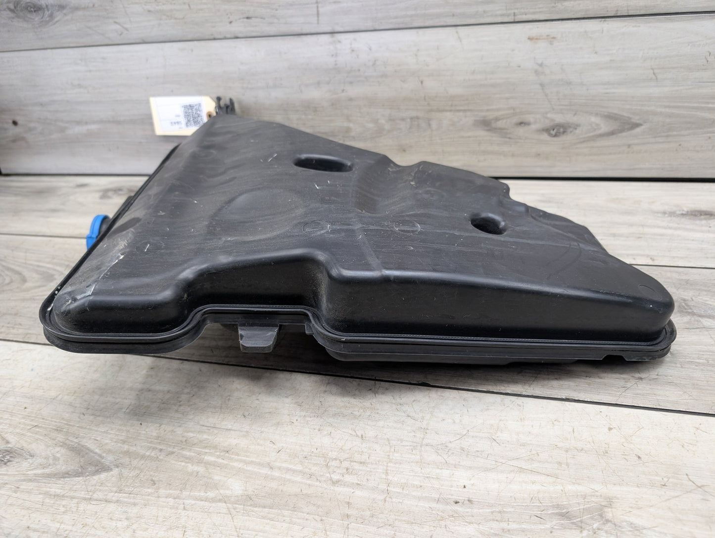 OEM BMW G12 G30 540 M550 750 M760 Windshield Wiper Washer Reservoir Tank Pump