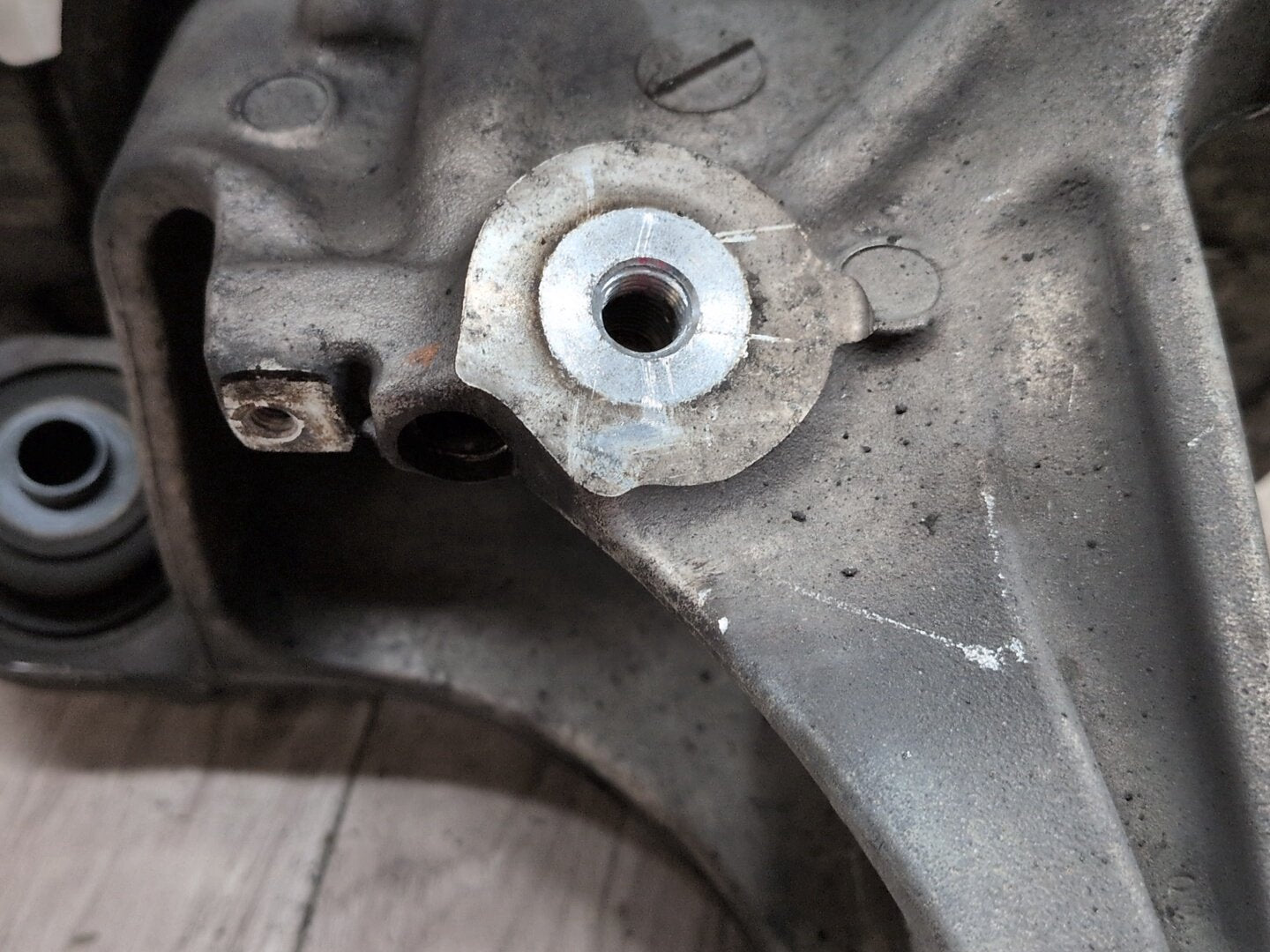 OEM BMW F85 F86 F15 F16 X5 X6 REAR Right Passenger Spindle Hub Carrier Knuckle