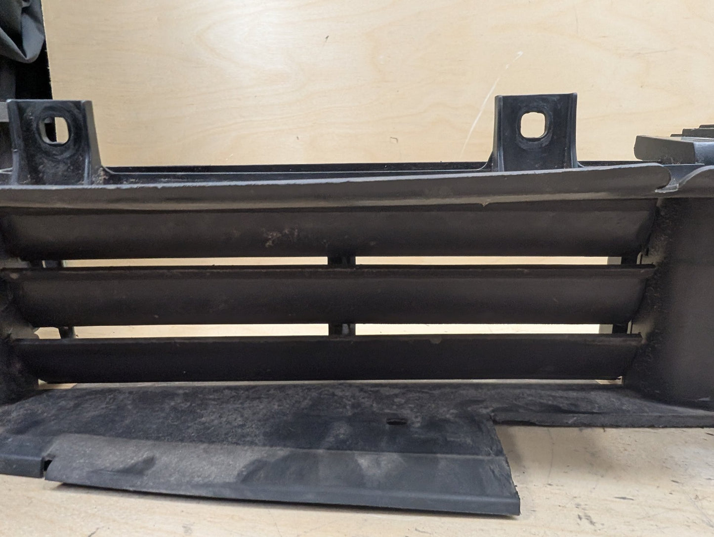 2016-2022 BMW 750i G12 Front Lower Radiator Air Flap Shutter 7497215