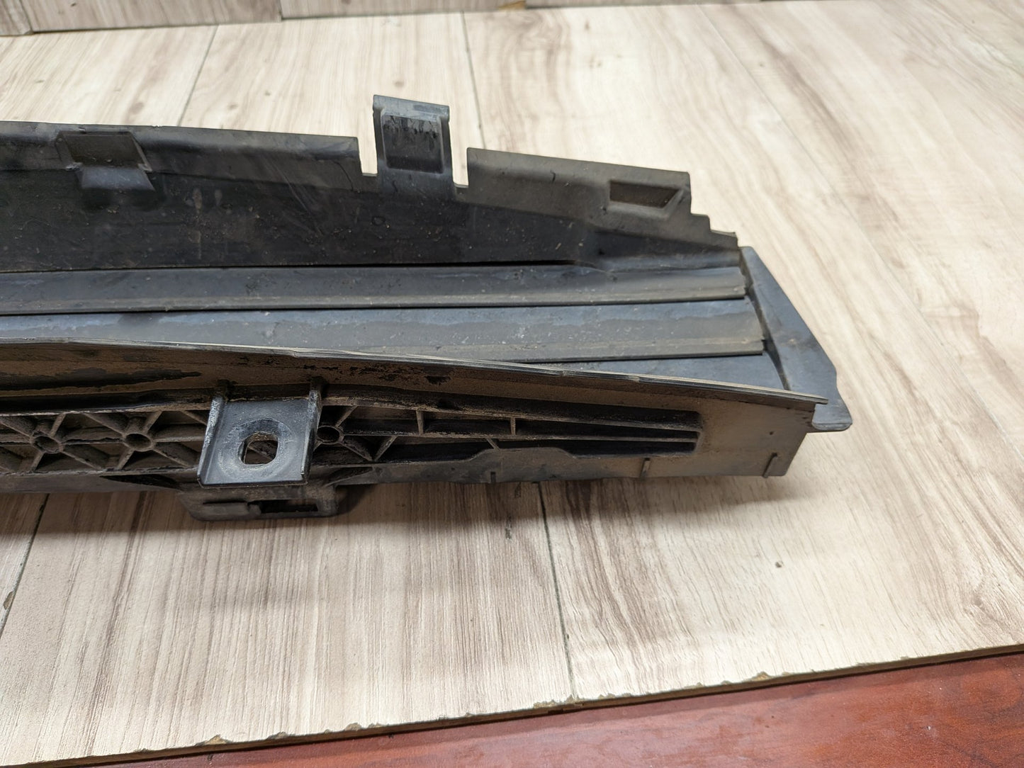 2017-2023 BMW M550i xDrive G30 Front Lower Radiator Air Flap Shutter 7474372