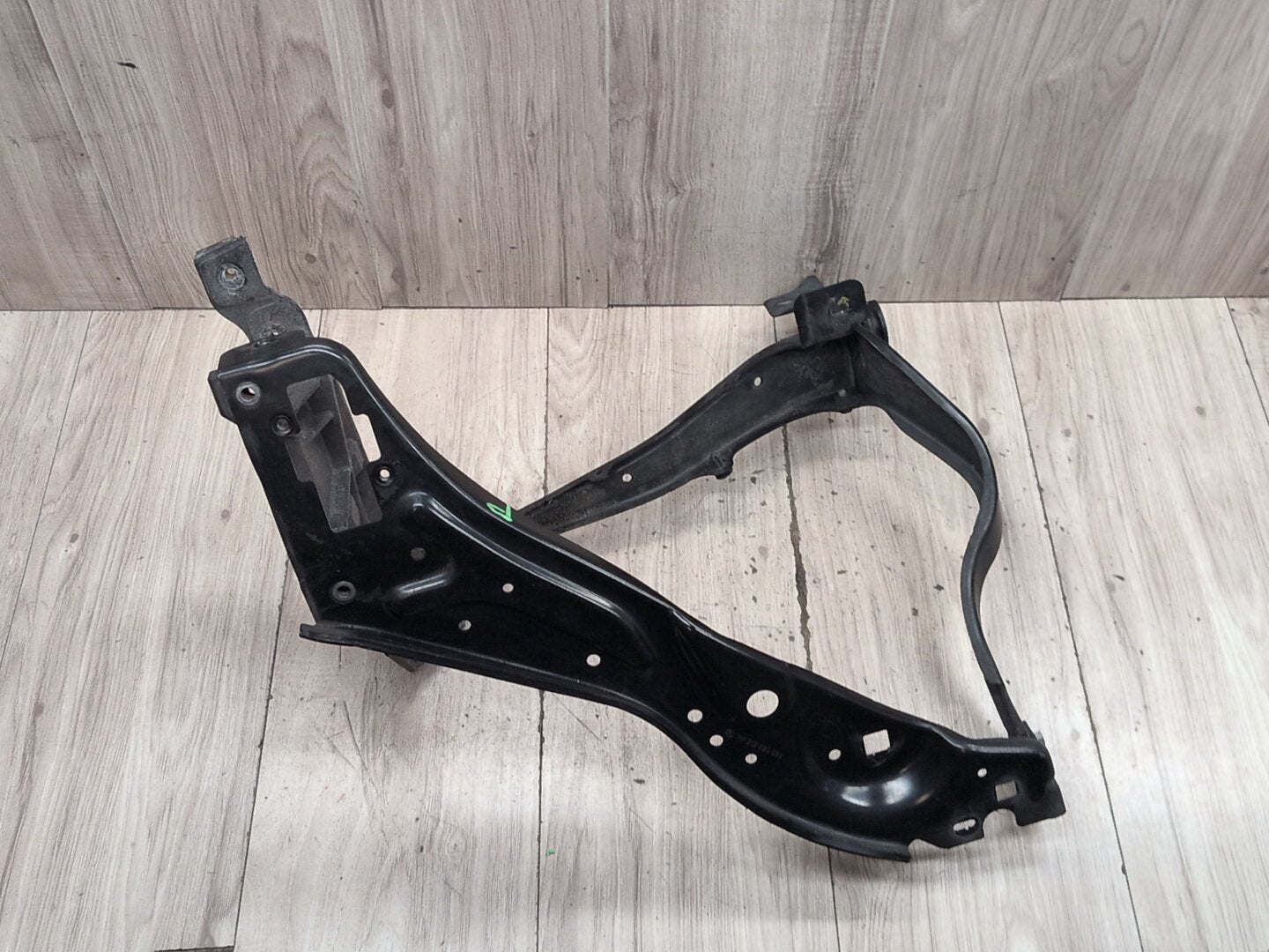 2009-2012 Mercedes-Benz E550 W212 Right Passenger Headlight Bracket 212620022