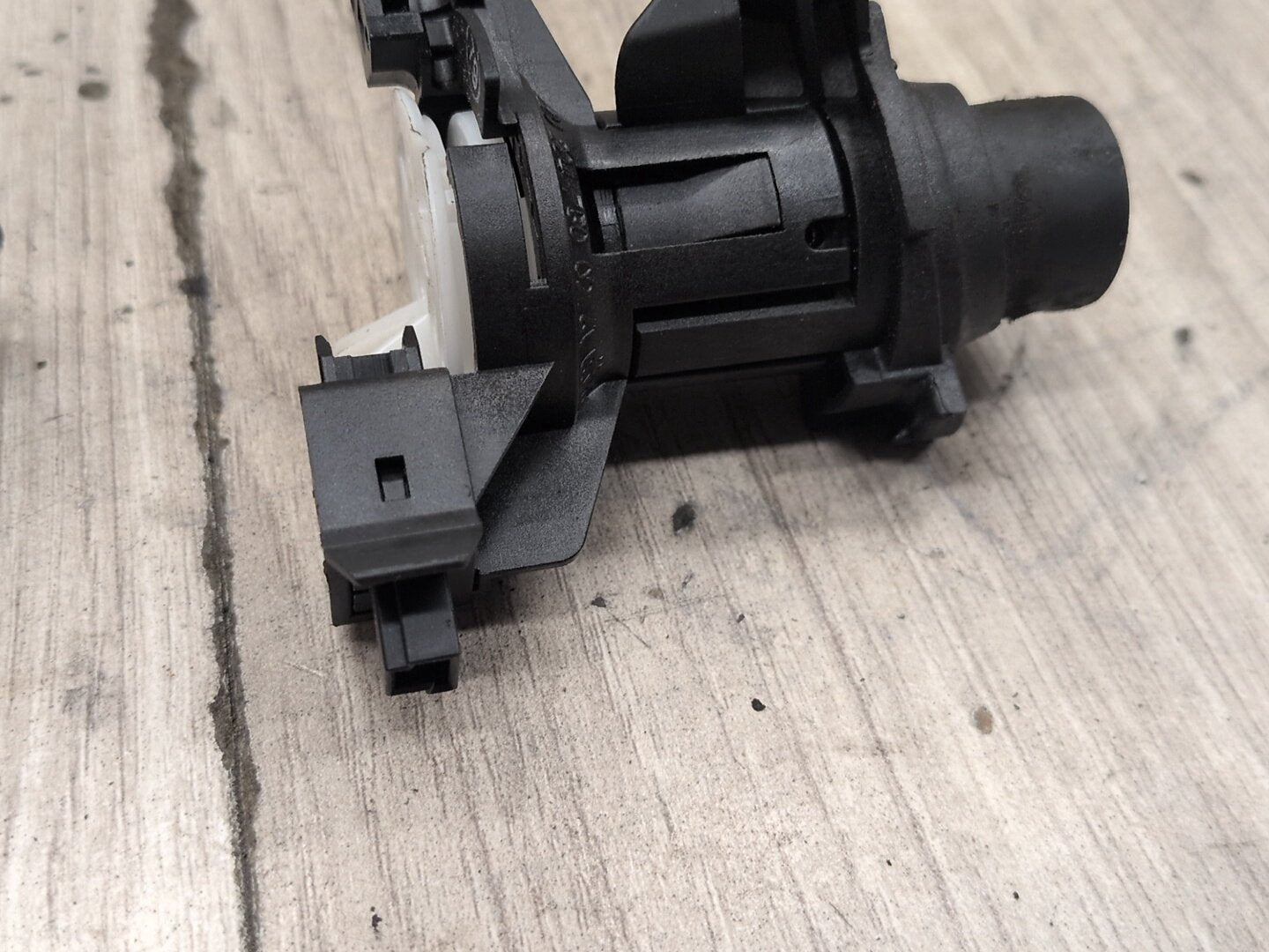 OEM Mercedes-Benz E550 W212 Front Left Rear Trunk Key Lock Mechanism w/ Key SET