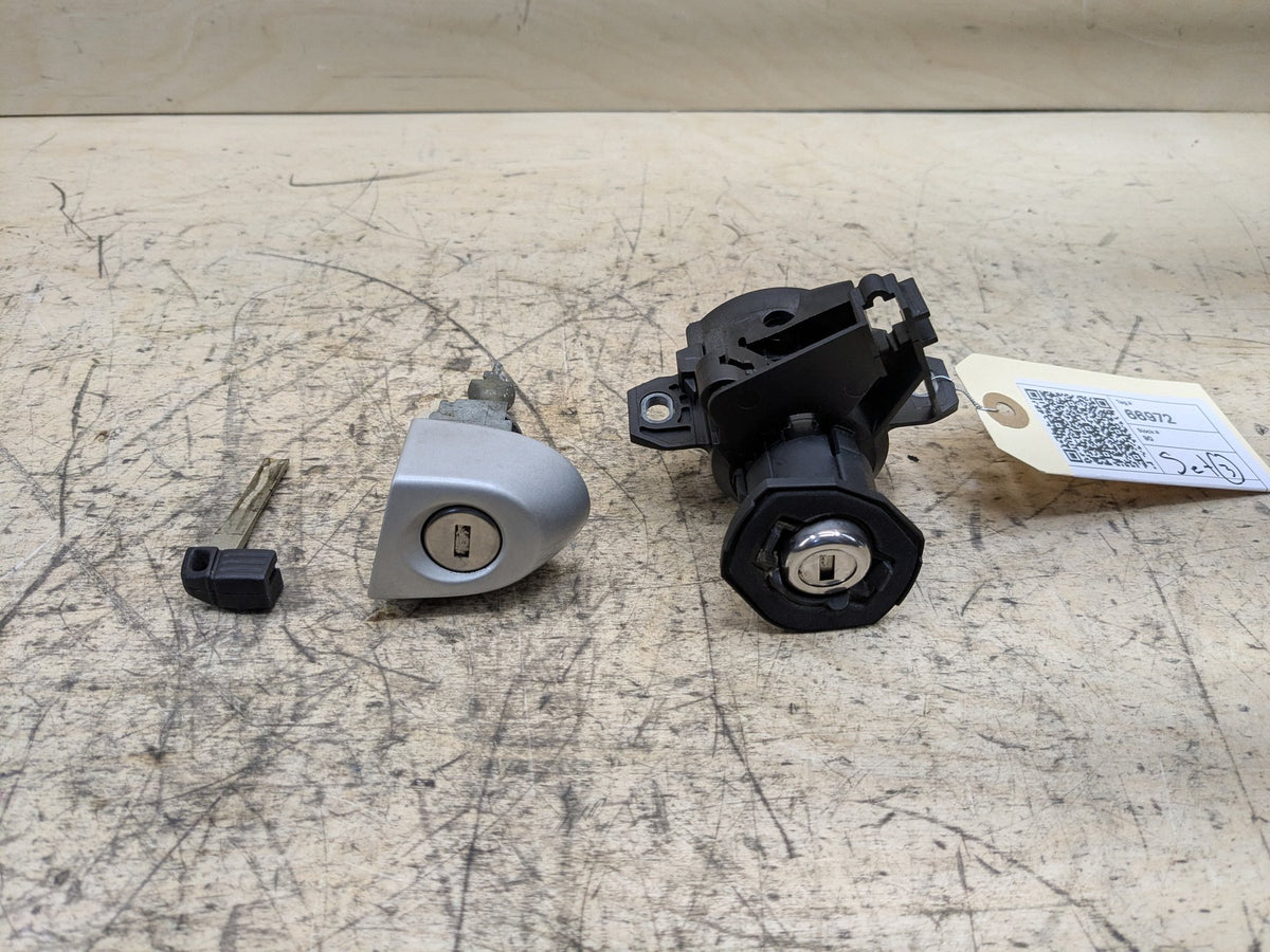 07-13 OEM BMW E92 Front Left Rear Trunk Lid Latch Key Lock Mechanism w/ Key