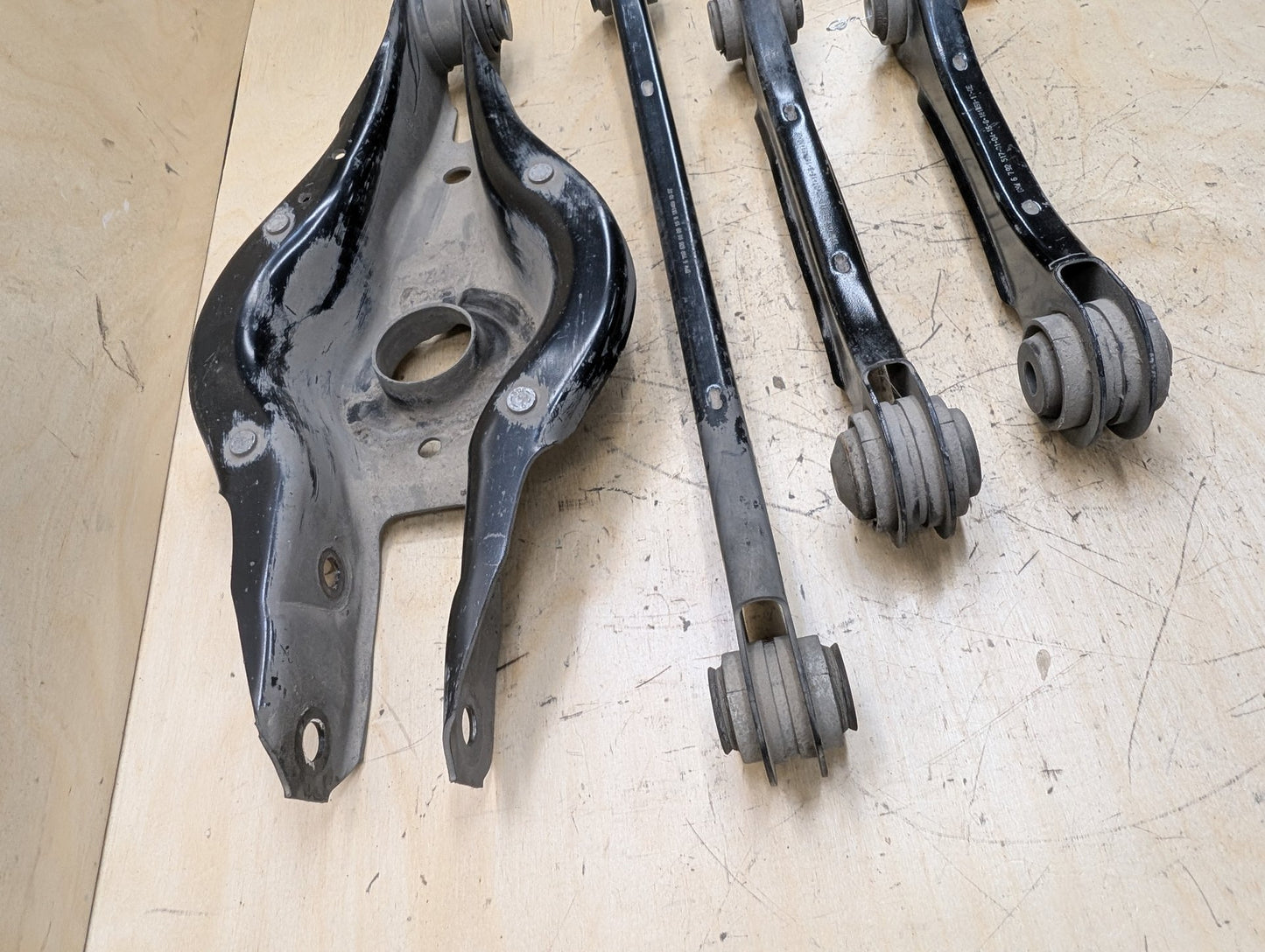 2012-2018 BMW 320i F30 Rear Right Passenger Control Arms SET 6792540