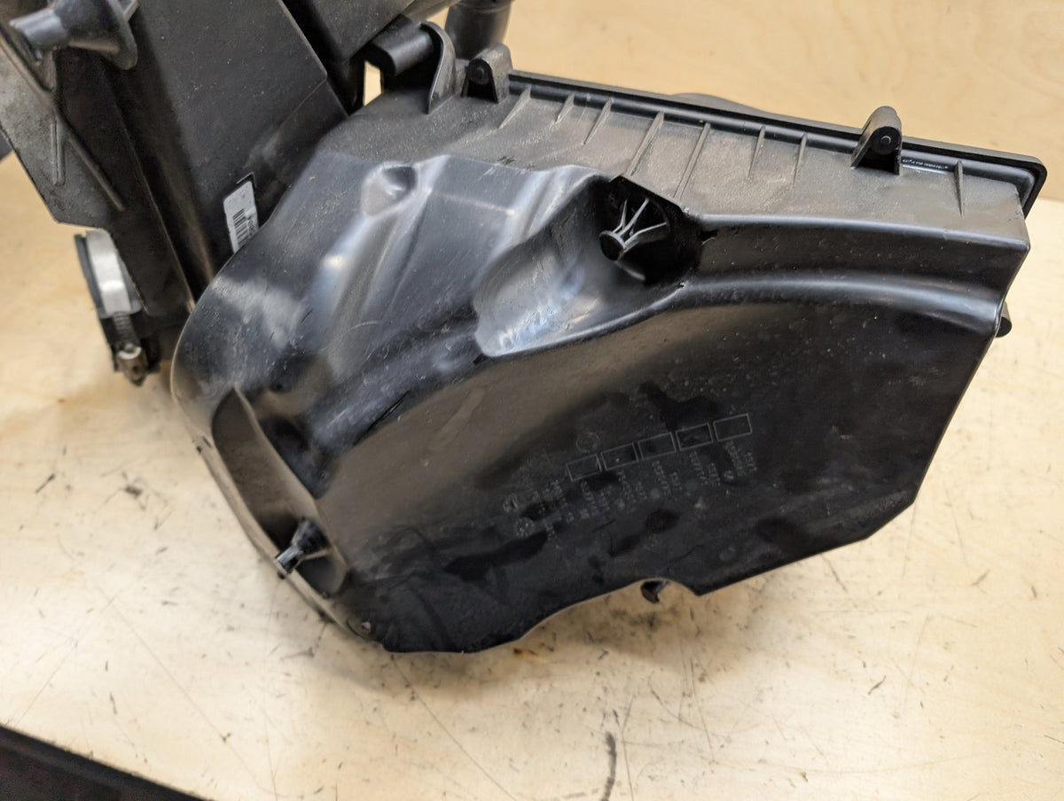 2019-2026 BMW G05 X5 B58B30M1 Engine Air Filter Box Assembly 8607950