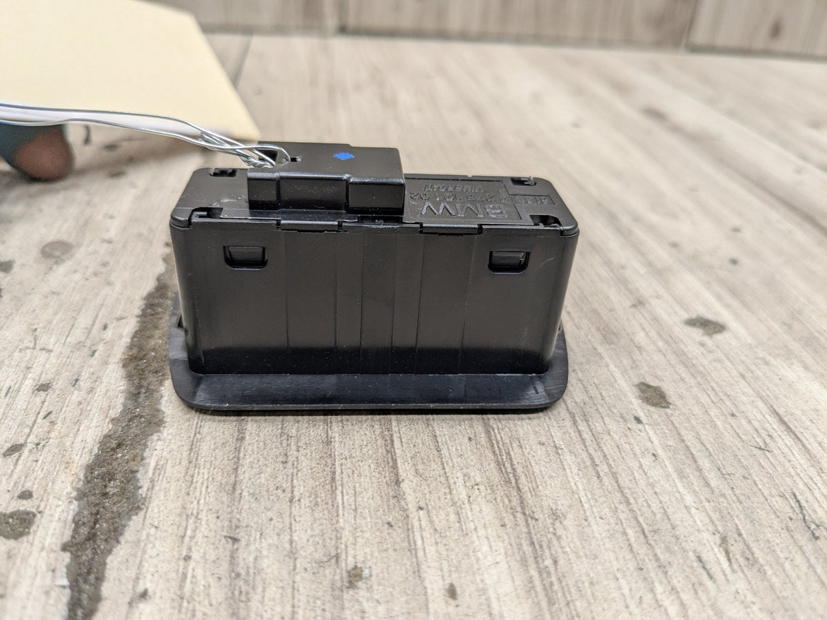 OEM BMW F02 F10 F15 F48 F90 G01 G20 G30 G80 X3 Rear Trunk Lid Center Lock Switch