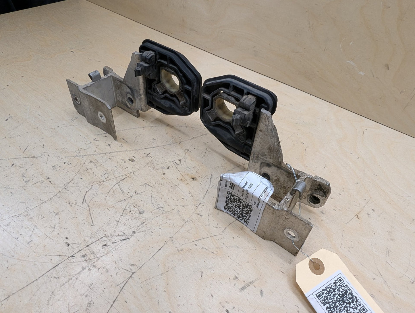 OEM BMW F22 F23 F30 F32 F33 F36 Left Right Radiator Carrier Support Bracket SET