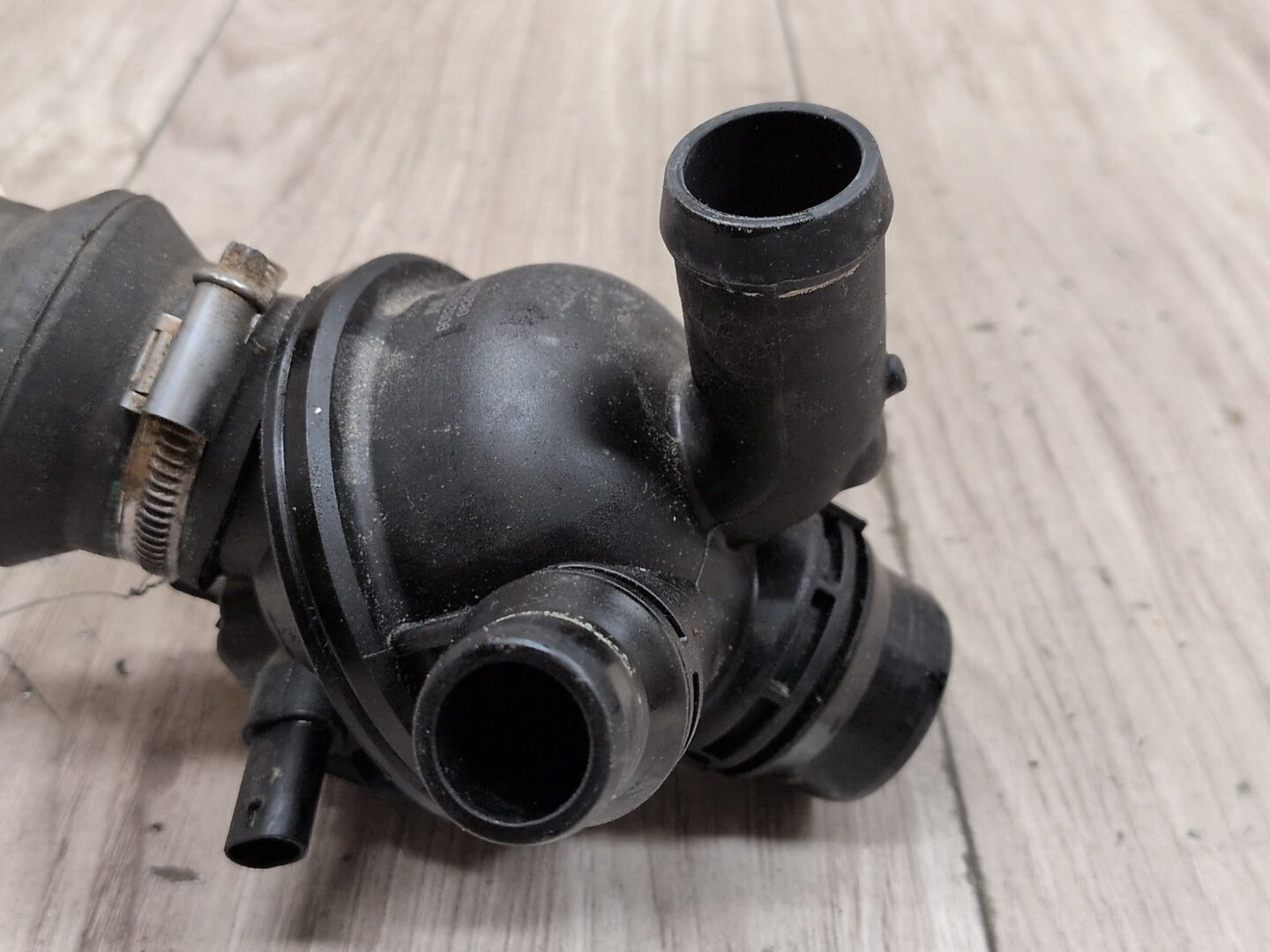 BMW F10 535i N55B30A Engine Motor Heat Coolant Thermostat 8671516