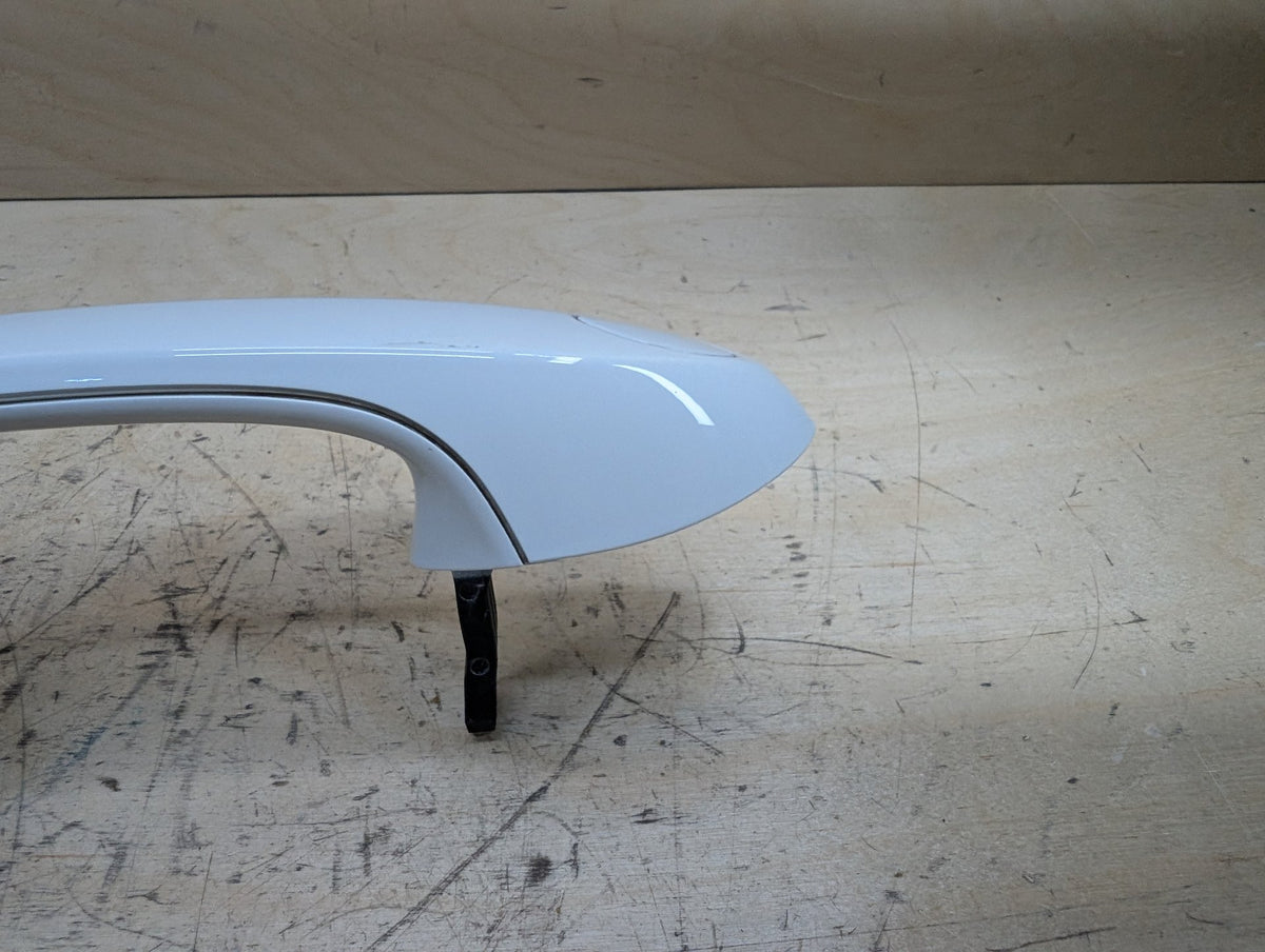 2019-2026 BMW 330i G20 Front Left Driver Exterior Door Handle 7470567 OEM