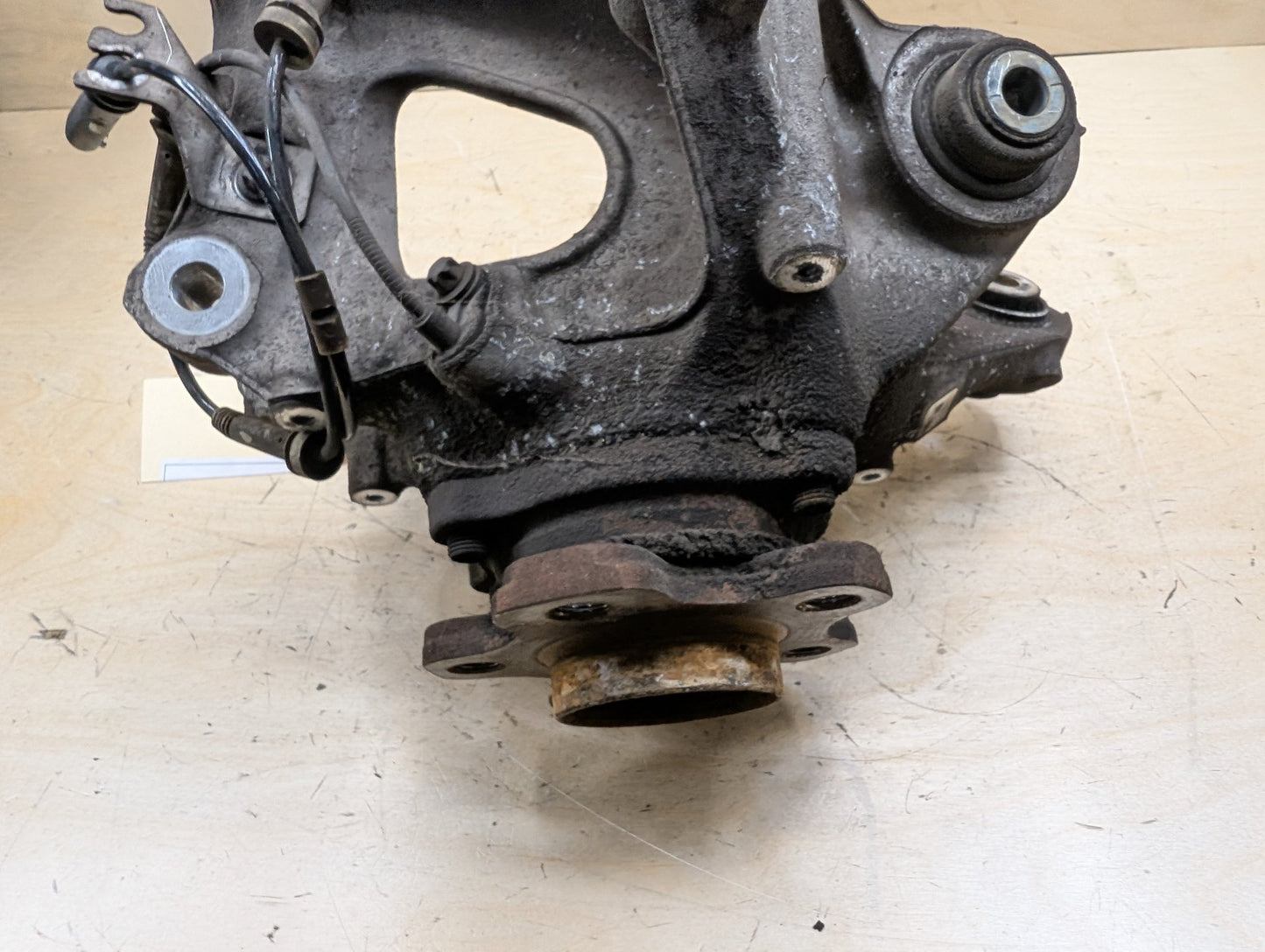 2016-2022 BMW 750i G12 Rear Left Driver Spindle Knuckle w/ Bearing 6865661
