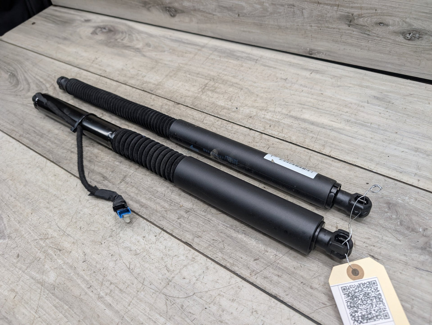 19-24 OEM BMW G01 X3 30 M40 Rear Left Right Trunk Tailgate Shock Hatch Strut