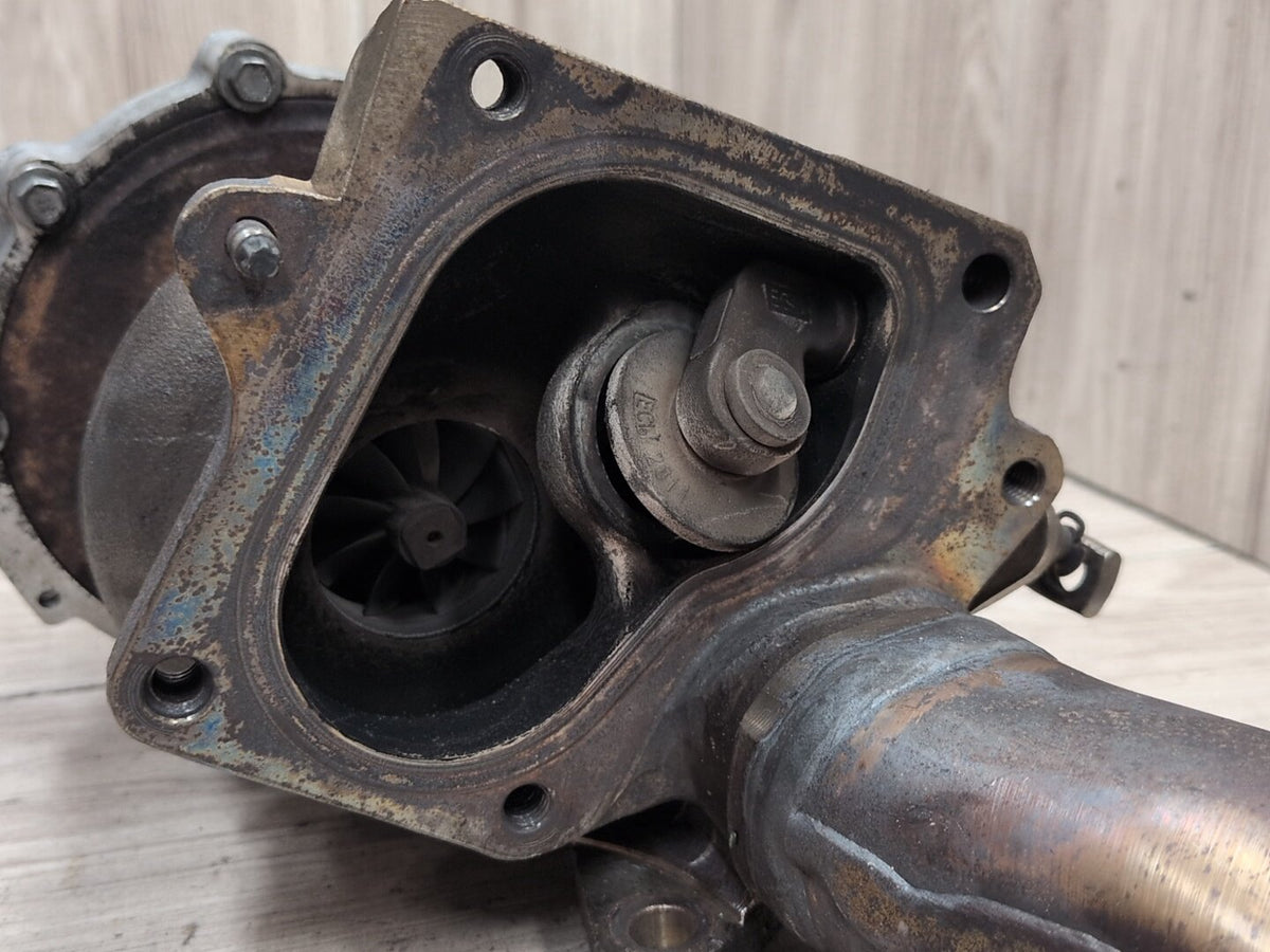 09-12 Mercedes-Benz W212 E550 M278 LEFT Engine Motor Turbo Charger w/ Manifold