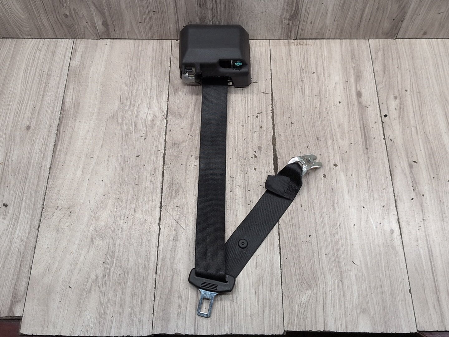 2010-2016 Audi S4 B8 Rear Left or Right Seatbelt Seat Belt Retractor 8T0857805N OEM