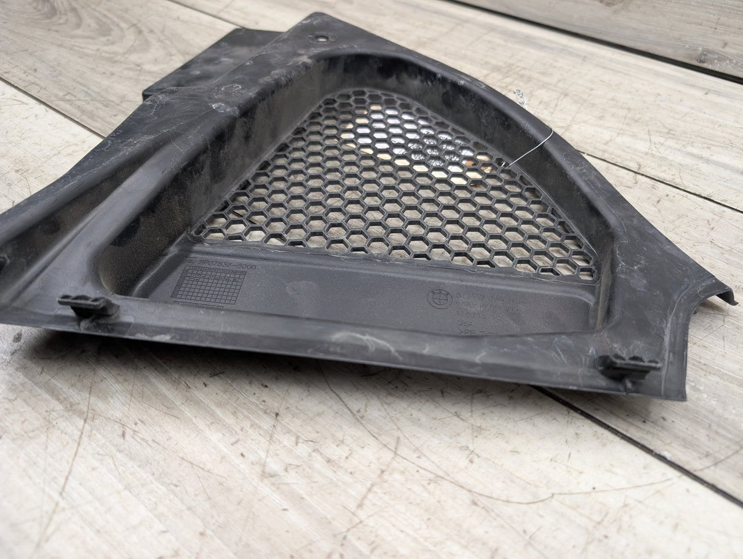 2018 - 2024 BMW X3 G01 Right Passenger Side Cowl Cover 7399018 B58B30M0