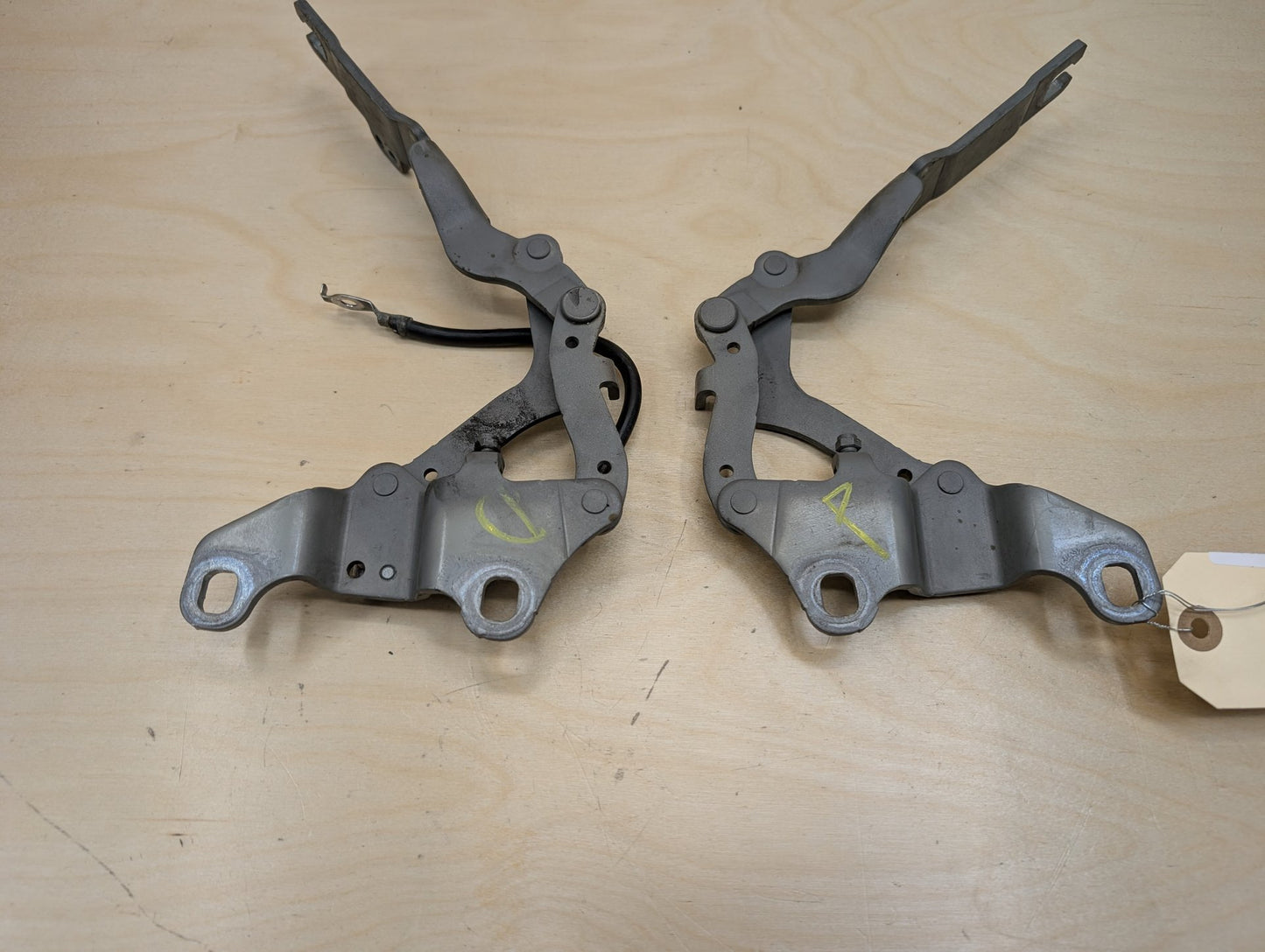 06-13 OEM BMW E90 E91 E92 E93 Hood Bonnet Left Right Side Hood Hinges SET